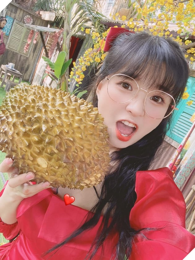 meo 2k4 la ai? nu streamer lien quan cua V Gaming