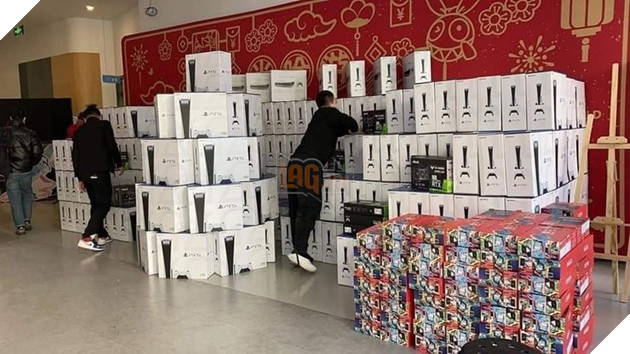 Cha đẻ của Genshin Impact tặng cho toàn bộ nhân viên của mình những chiếc PS5 như quà thưởng Tết