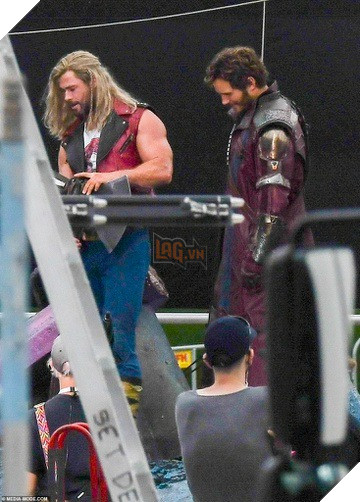 Những bức ảnh đầu tiên về tạo hình của Thor trong Thor Love and Thunder