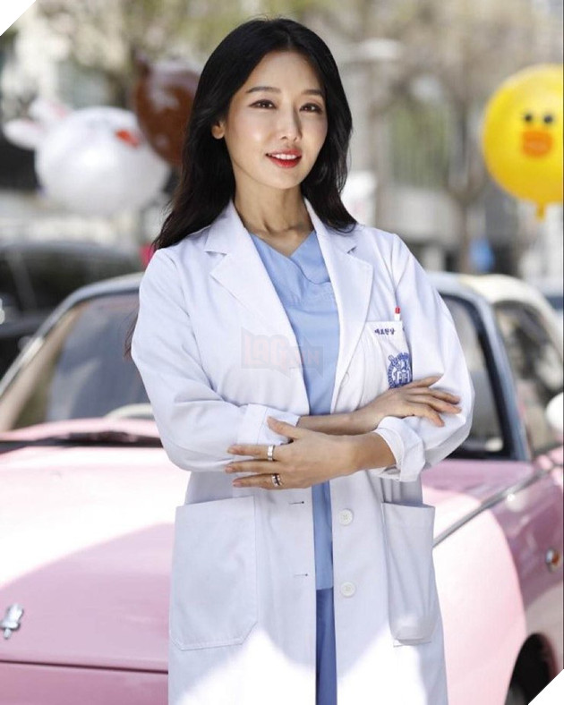 YouTuber nóng bỏng khiến cư dân mạng sốc khi tiết lộ tuổi thật của cô 5