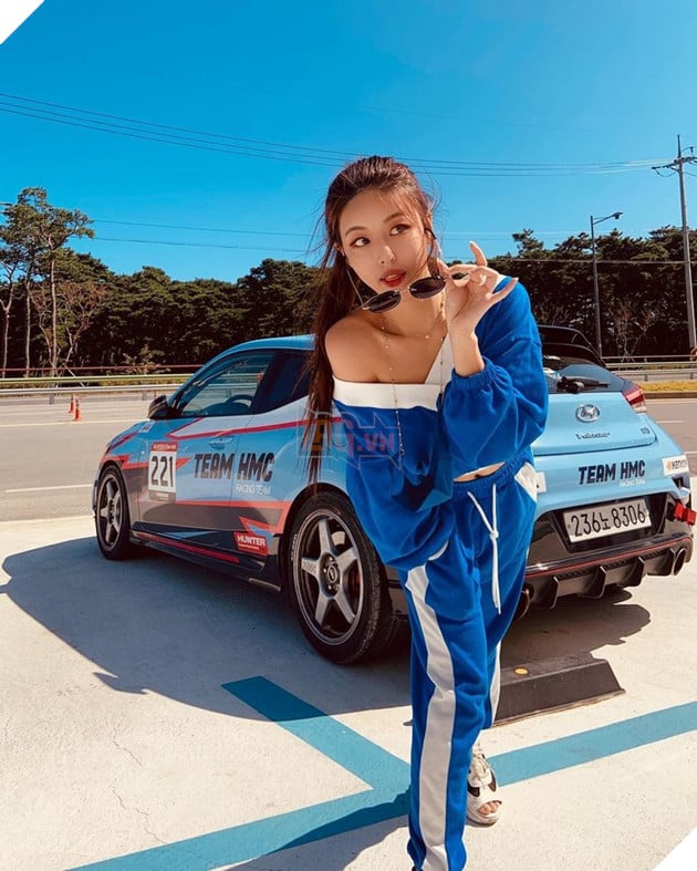 Loạt ảnh sexy tay đua nữ kiêm người mẫu ảnh khiến người xem há hốc  5