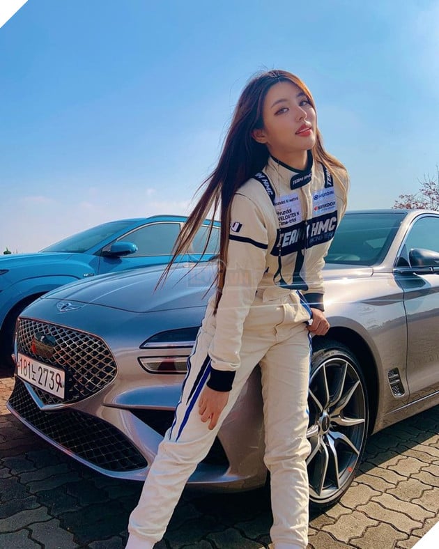 Loạt ảnh sexy tay đua nữ kiêm người mẫu ảnh khiến người xem há hốc  6