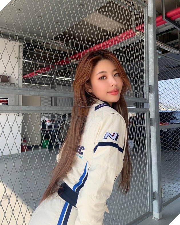 Loạt ảnh sexy tay đua nữ kiêm người mẫu ảnh khiến người xem há hốc  9