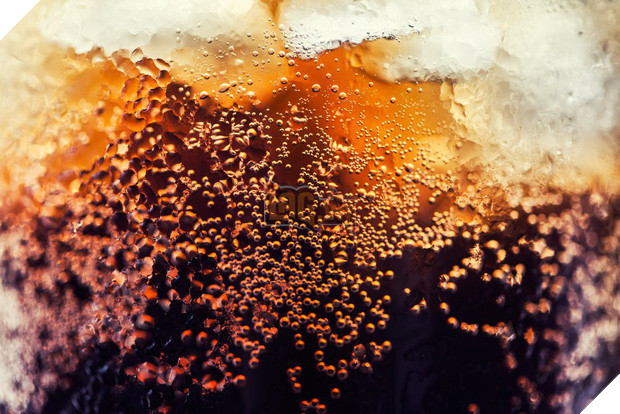 Nước ngọt có ga và ảnh hưởng của nó đến sức khỏe game thủ