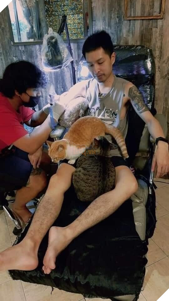 Karaoke tay vịn xưa rồi, bây giờ phải chơi cả tha thu tay vịn mới ngầu 9