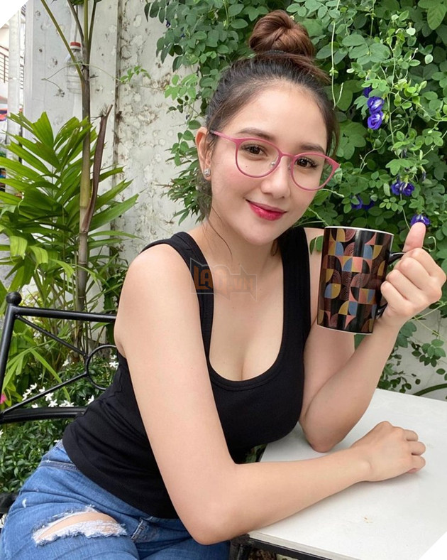 Gặp gỡ Faye Lorenzo, một nữ game thủ xinh đẹp và sexy đến từ Philippines 7