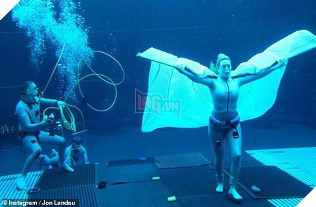 Kate Winslet phải nín thở 7 phút dưới nước để quay Avatar 2 , phá vỡ kỉ lục của Tom Cruise 2
