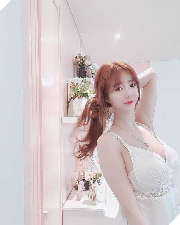 Chỉ với áo hai dây khoe vòng 1 khủng, nữ Streamer Hàn Quốc sexy kiếm hơn 3 tỷ VNĐ  6