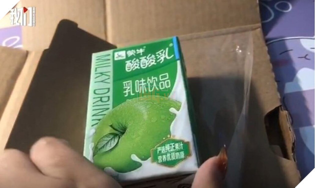 Người phụ nữ thất vọng khi đặt mua iPhone 12 Pro Max nhung lại nhận hôp sữa chua vị táo 2