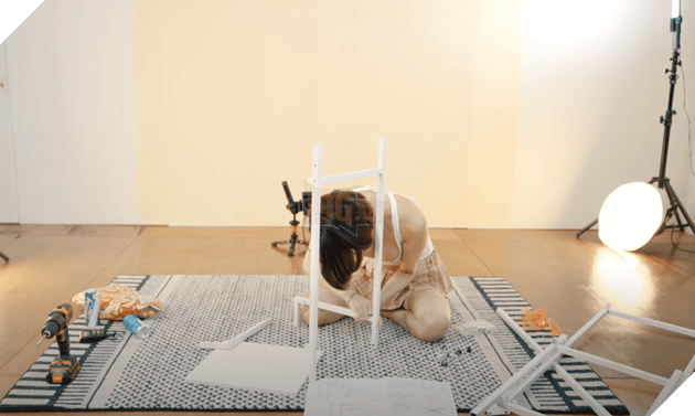 Nữ Youtuber mặc áo Tanktop sexy với đường khoét cổ khiến người xem ngộp thở 5