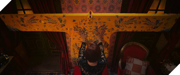 Review Gái già lắm chiêu V: Màu sắc khác biệt, đầy kịch tính của Vũ trụ Gái già 2