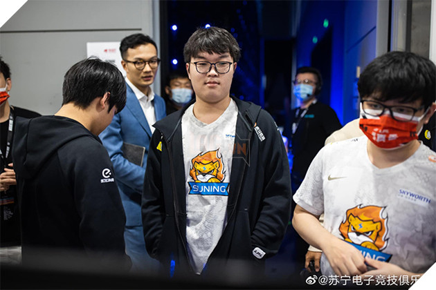 LMHT: Người hâm mộ hoang mang khi xuất hiện tin đồn Suning Gaming nợ lương tuyển thủ 4