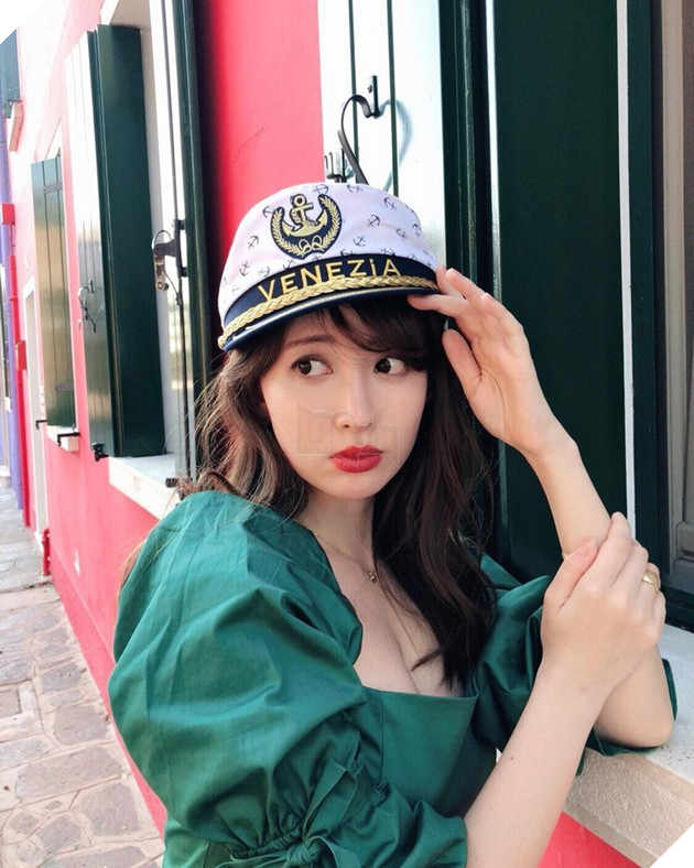 YouTuber xinh đẹp đã nhận được hơn 18 nghìn lượt view chỉ với một video hướng dẫn phối đồ 3