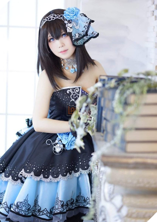 Coser sexy hóa thân thành đàn ông U30 khiến fan thất vọng 3