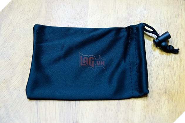 Trên tay nhanh SteelSeries TUSQ: Tai nghe gaming in-ear được hỗ trợ 2 microphone 10