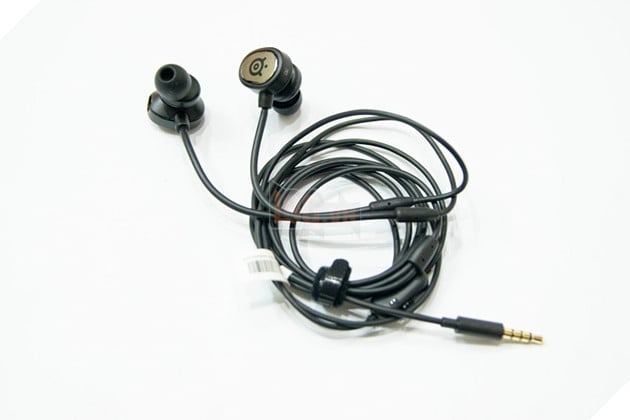 Trên tay nhanh SteelSeries TUSQ: Tai nghe gaming in-ear được hỗ trợ 2 microphone 8