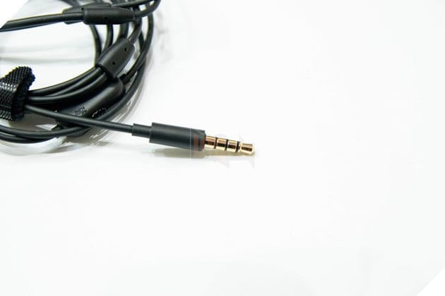 Trên tay nhanh SteelSeries TUSQ: Tai nghe gaming in-ear được hỗ trợ 2 microphone 9