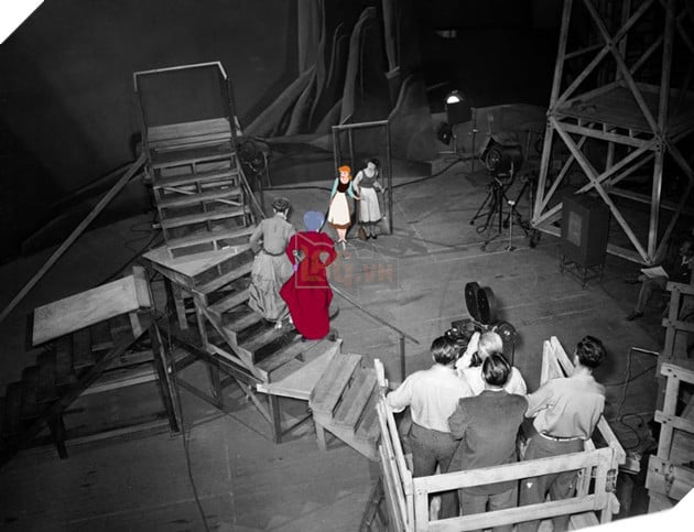 Loạt ảnh những diễn viên làm mẫu cho phim hoạt hình Cinderella ở hậu trường 13