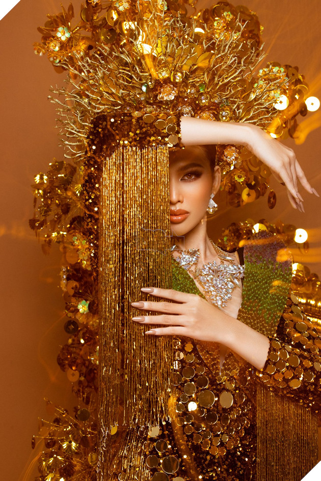 Bộ quốc phục nặng gần 30kg của Á hậu Ngọc Thảo tại Miss Grand International 2020 3