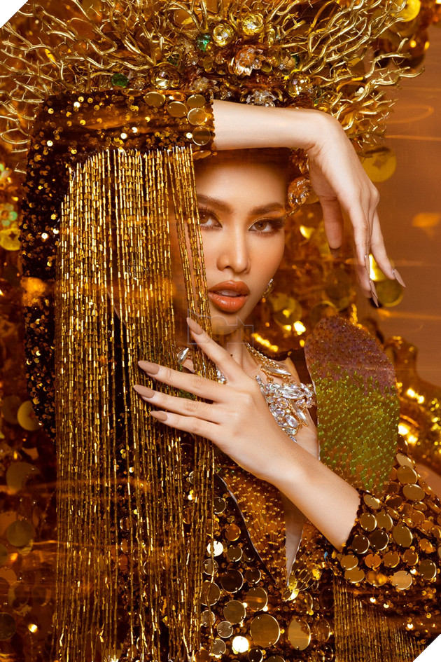 Bộ quốc phục nặng gần 30kg của Á hậu Ngọc Thảo tại Miss Grand International 2020 4