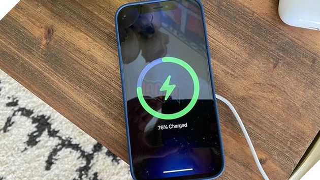 Apple hướng dẫn cách sạc pin chuẩn cho iPhone nhưng lại khiến người dùng bức xúc