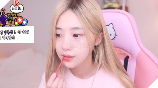 Cộng đồng mạng sốc khi xem YouTuber hướng dẫn trang điểm với trang phục xuyên thấu 2