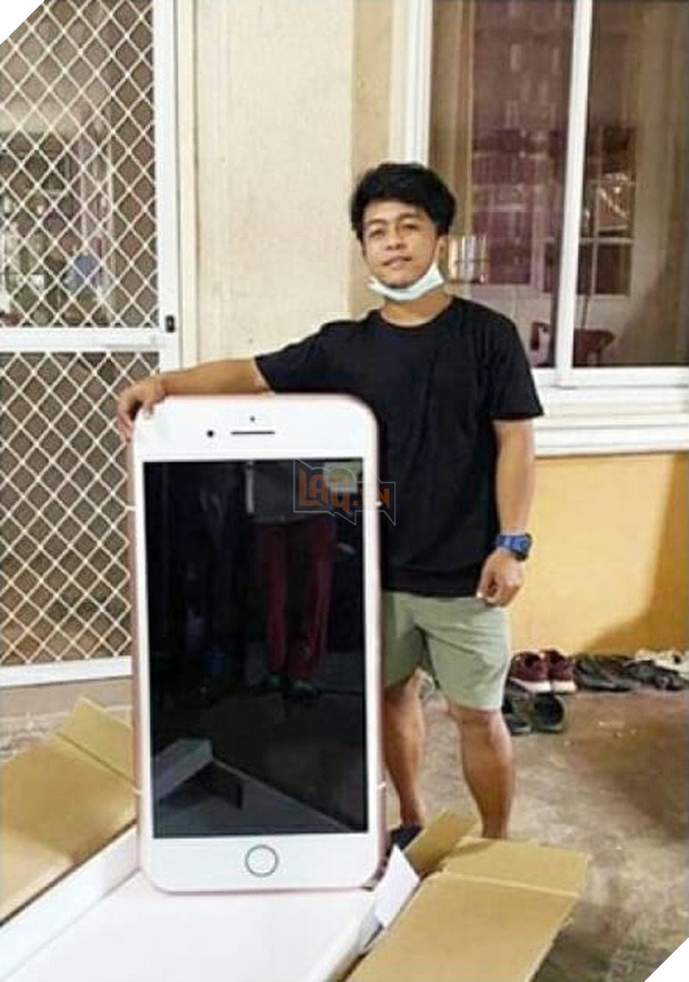 Chàng trai đặt hàng một chiếc iPhone 7, thứ giao đến khiến anh không khỏi bất ngờ