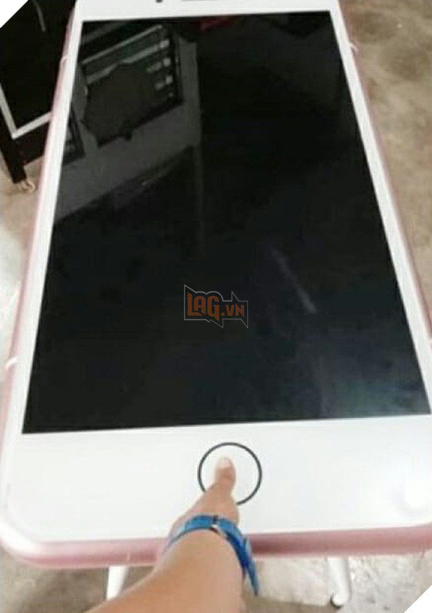 Chàng trai đặt hàng một chiếc iPhone 7, thứ giao đến khiến anh không khỏi bất ngờ 2