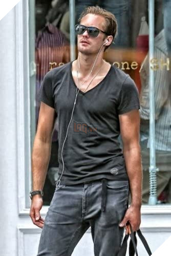 Vẻ điển trai tuổi 45 của tài tử Alexander Skarsgård trong bom tấn Godzilla vs. Kong 7