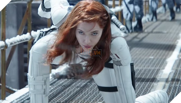 Trailer mới nhất của Black Widow tiết lộ quá khứ bị bắt cóc và hành trình cùng biệt đội Avengers 4