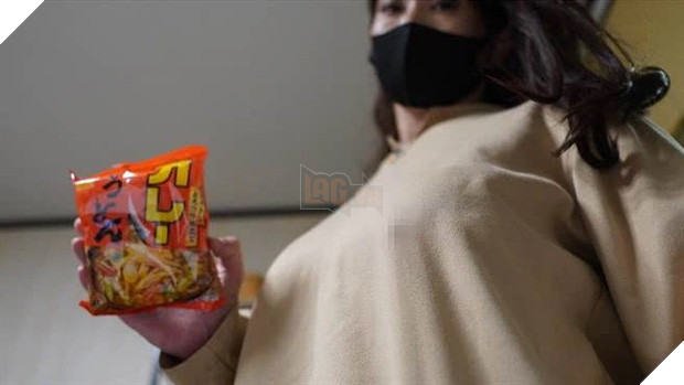 Nữ Youtuber bất ngờ lộ danh tính thật khiến fanboy lập tức quay xe  4