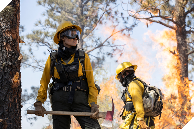 Chị đại Angelina Jolie tái xuất với bộ phim giật gân Those Who Wish Me Dead  2