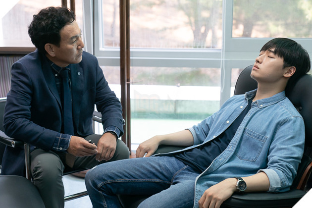 Những điều bạn chưa biết về thuật thôi miên và tựa phim Con lắc tà thuật  4