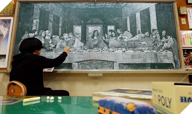 vẽ tranh bằng phấn bảng