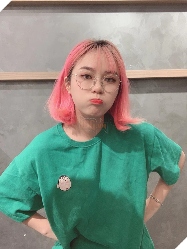 Nữ streamer Misthy bất ngờ xuất hiện với vẻ ngoài khác lạ khiến fan được một phen xôn xao 5