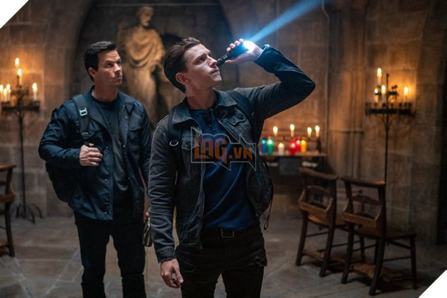Bức ảnh đầu tiên của phim Uncharted có cả Tom Holland và Mark Wahlberg 2