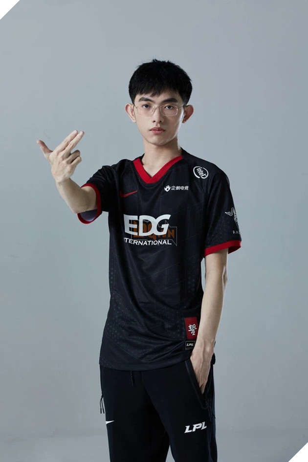 LMHT: Đồng đội cũ của SofM bị fan cuồng đánh đập chấn động cộng đồng LPL 4