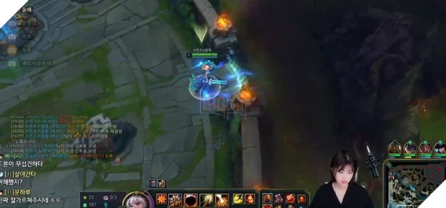 Nũ streamer LMHT bật khóc trên sóng trực tiếp vì liên tục bị đá stream  4