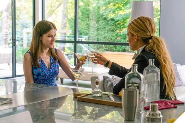 Review phim 18+ Netflix - A Simple Favor: Nữ chính lẳng lơ lên giường với chồng của bạn thân lẫn anh trai 2