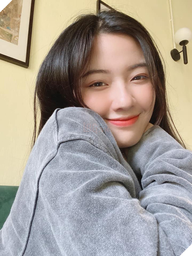 Nữ streamer xinh đẹp tìm người gánh Valorant khiến người hâm mộ được phen xôn xao