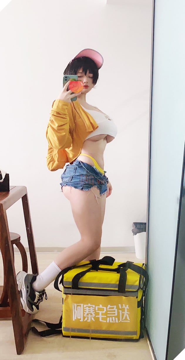 gái xinh cosplay thiếu vải