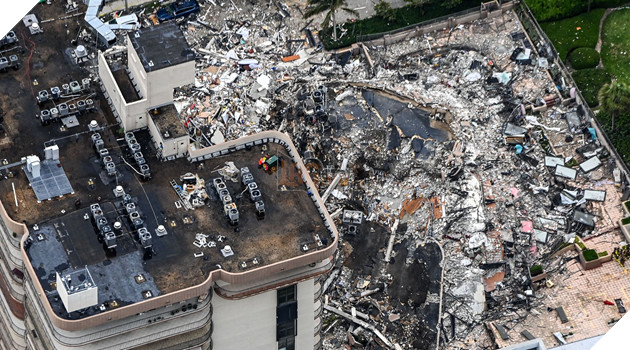 Đống đổ nát sau vụ sập tòa chung cư 12 tầng hoang tàn không khác gì cảnh phim kinh dị