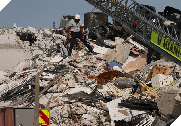 Đống đổ nát sau vụ sập tòa chung cư 12 tầng hoang tàn không khác gì cảnh phim kinh dị 5