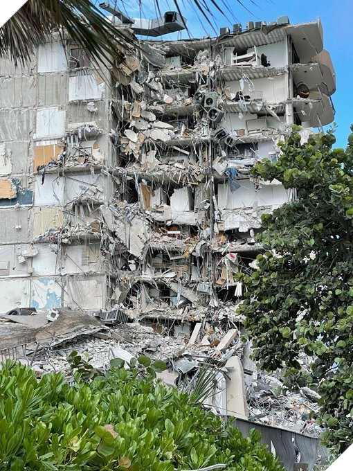 Đống đổ nát sau vụ sập tòa chung cư 12 tầng hoang tàn không khác gì cảnh phim kinh dị 3