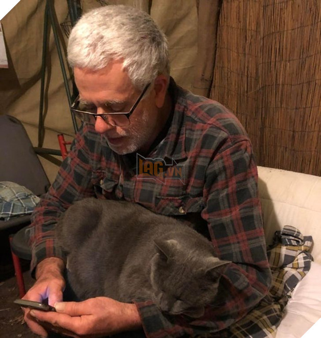 20 người đàn ông miệng lúc nào cũng nói cấm không nuôi chó mèo nhưng lại là người yêu thương chúng nhất gia đình 13