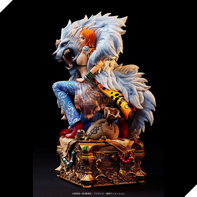 Người hâm mộ xuýt xoa với figure Nami khổng lồ nhân dịp sinh nhật của Hoa tiêu băng Mũ Rơm 5