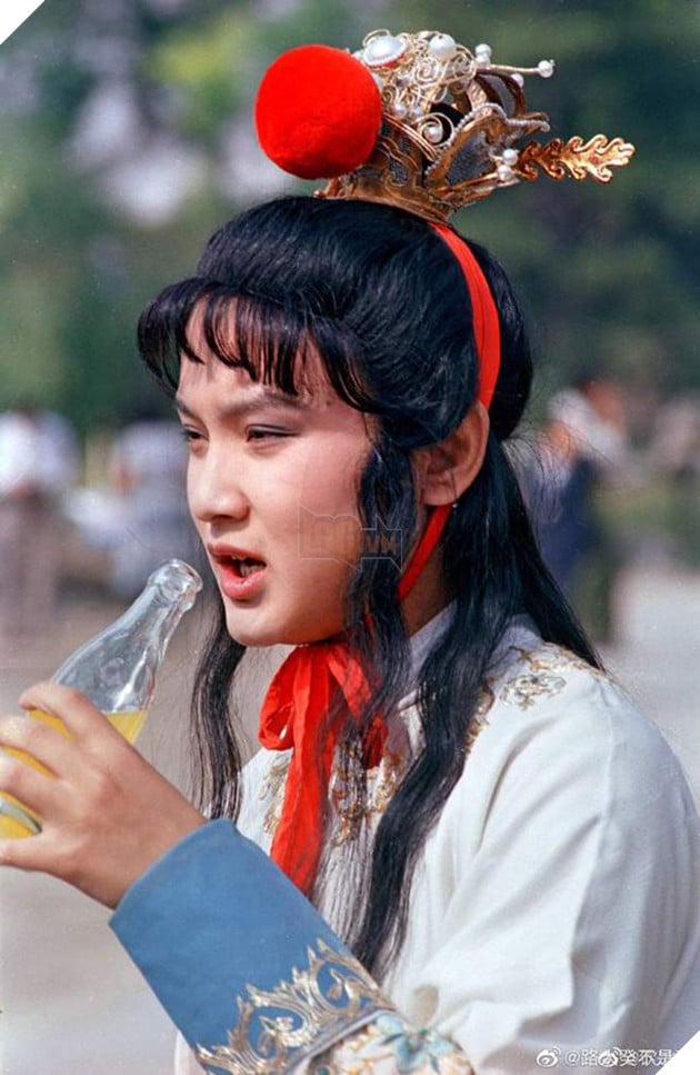 Loạt ảnh hậu trường hài hước trong một số bộ phim Trung Quốc kinh điển 6