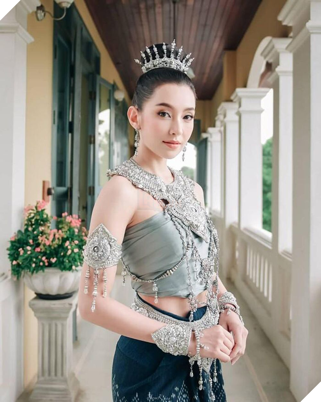 Chiêm ngưỡng dàn mỹ nhân đình đám xứ Chùa Vàng P1  6