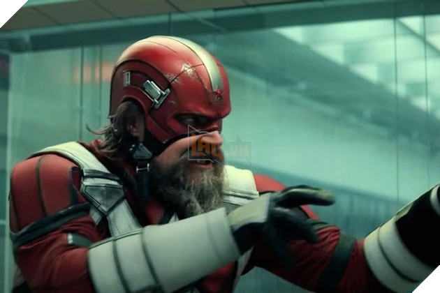 Iron Man phiên bản Nga được hé lộ trong Black Widow
