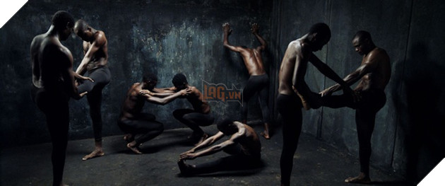 Phim Vị không chỉ bị cấm bởi khỏa thân tập thể dài hơn 30 phút?